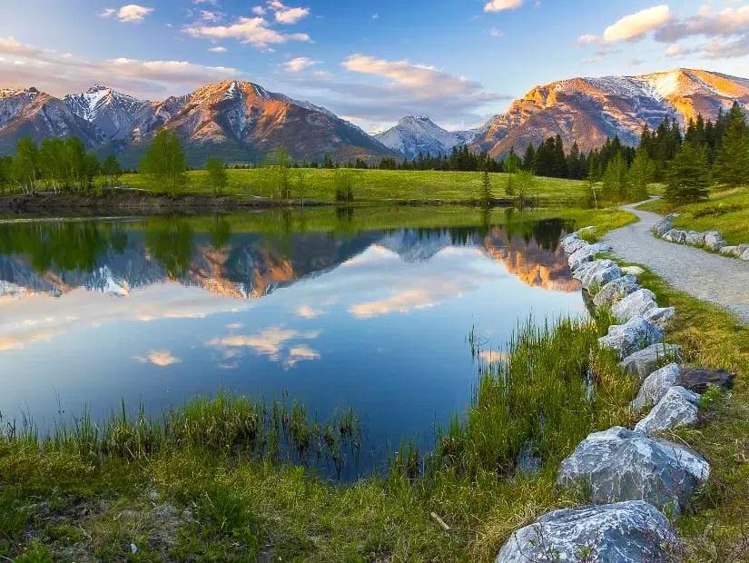 Canmore: Stories and Scenery — Walk, Coffee & Local Discovery
